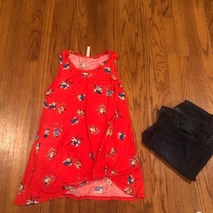 ❤️EUC red floral top ❤️